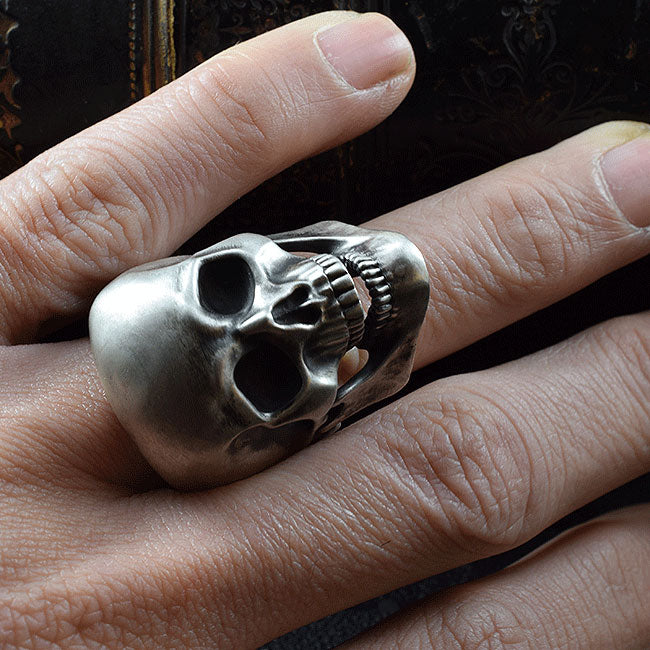 REQUIEM OMINOUS SKULL RING SR-R026