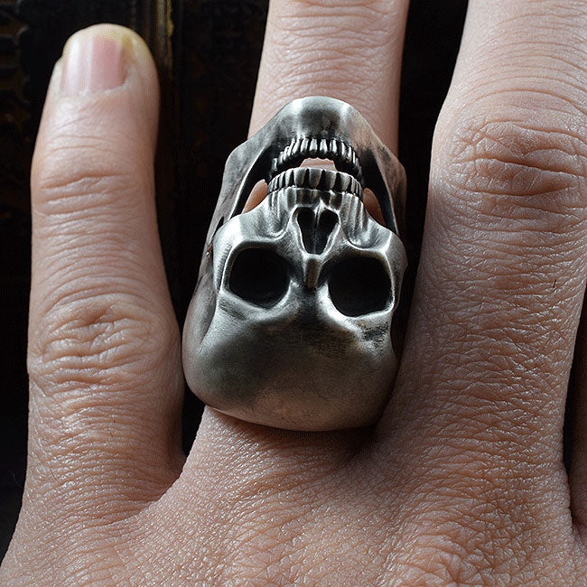 REQUIEM OMINOUS SKULL RING SR-R026