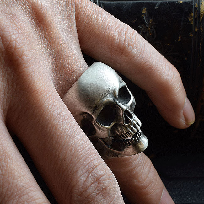 REQUIEM OMINOUS SKULL RING SR-R026