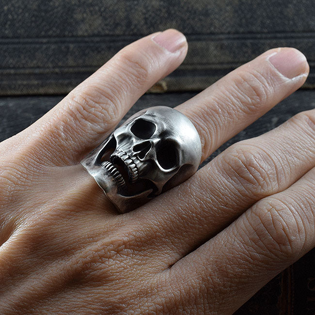 REQUIEM OMINOUS SKULL RING SR-R026