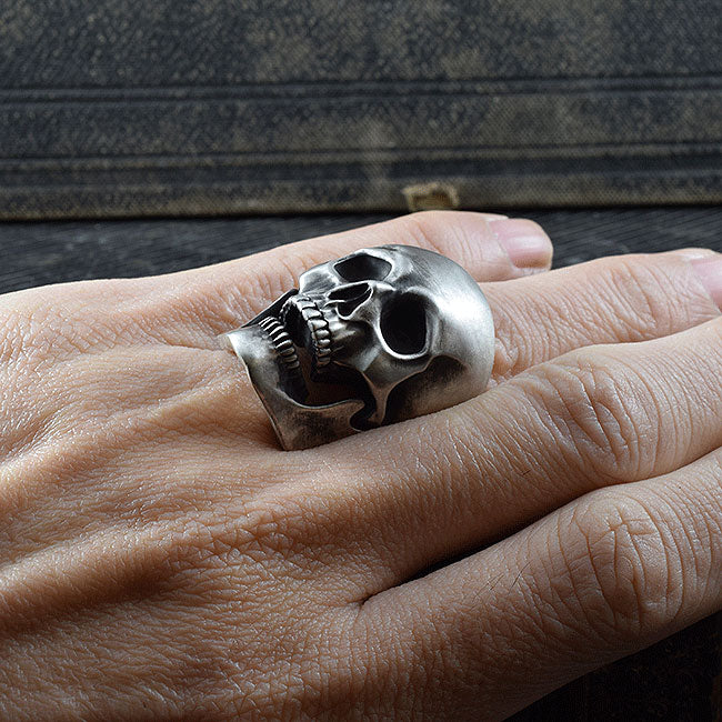 REQUIEM OMINOUS SKULL RING SR-R026