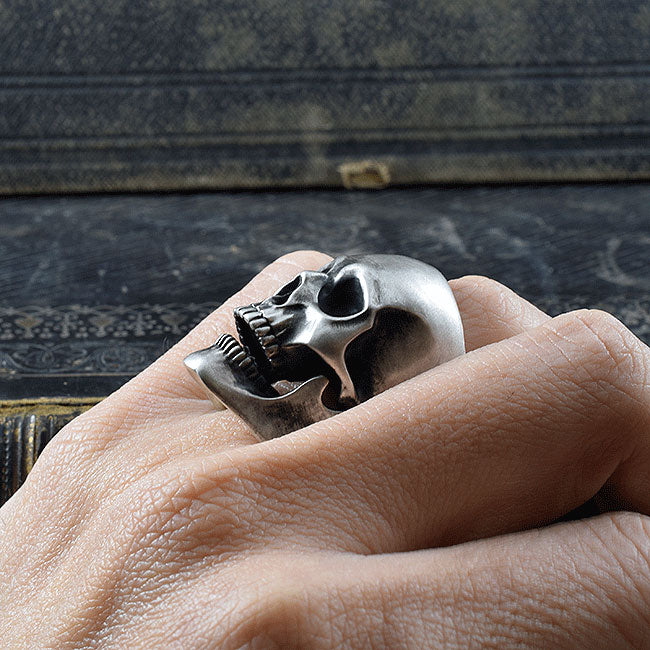 REQUIEM OMINOUS SKULL RING SR-R026