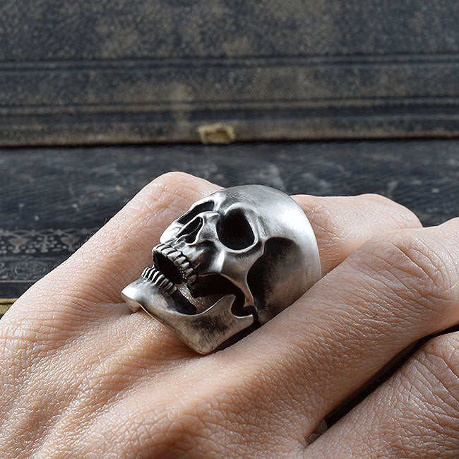 REQUIEM OMINOUS SKULL RING SR-R026