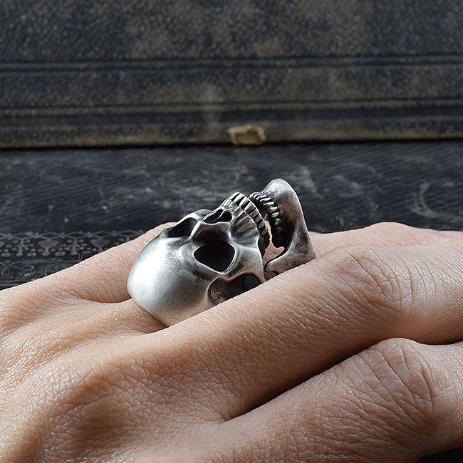 REQUIEM OMINOUS SKULL RING SR-R026