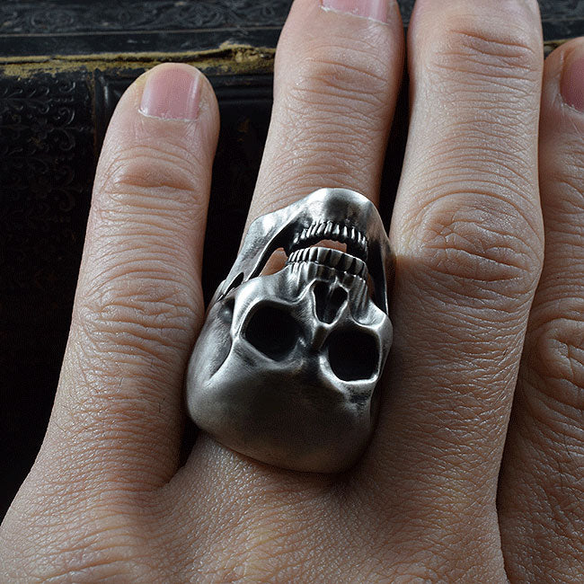 REQUIEM OMINOUS SKULL RING SR-R026