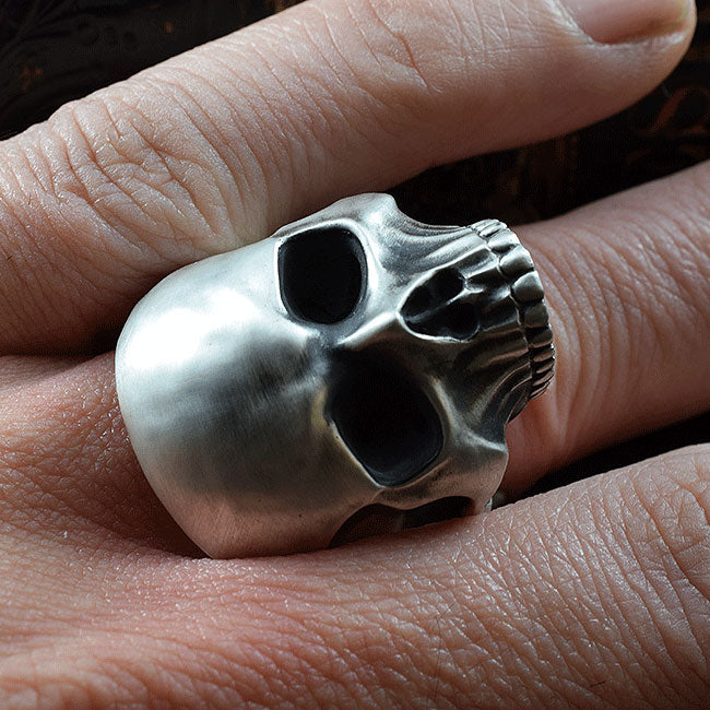 REQUIEM REVENANT SKULL RING SR-R028