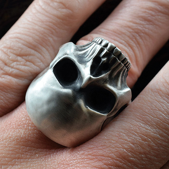 REQUIEM REVENANT SKULL RING SR-R028