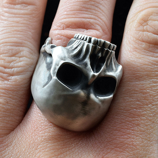 REQUIEM REVENANT SKULL RING SR-R028