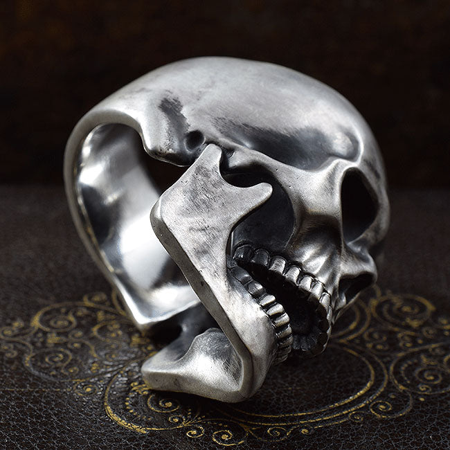 REQUIEM OMINOUS SKULL RING SR-R026