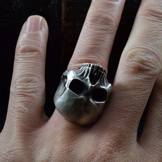 REQUIEM REVENANT SKULL RING SR-R028