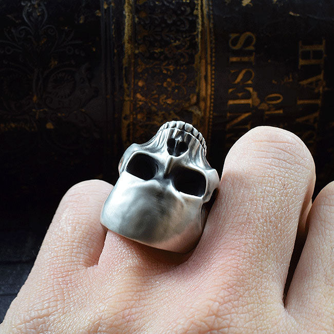 REQUIEM REVENANT SKULL RING SR-R028
