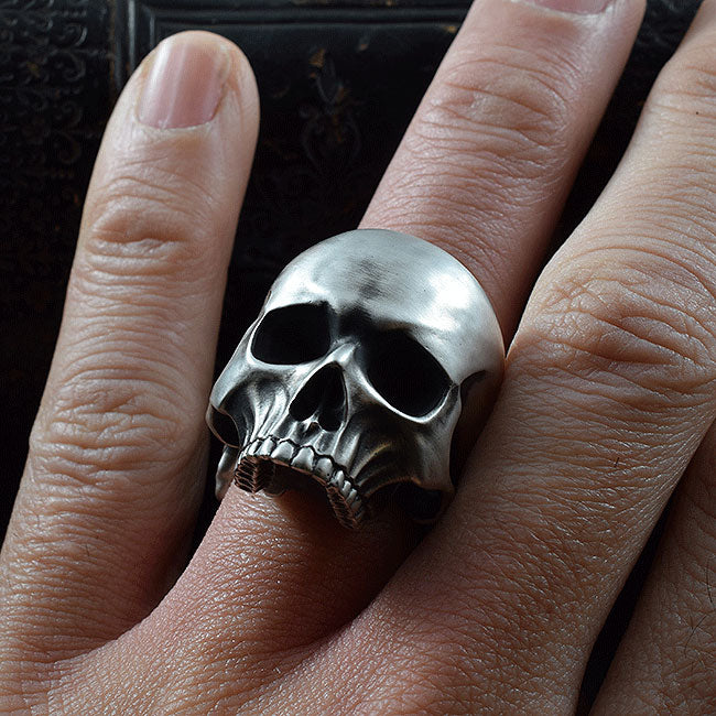 REQUIEM REVENANT SKULL RING SR-R028