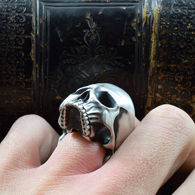 REQUIEM REVENANT SKULL RING SR-R028