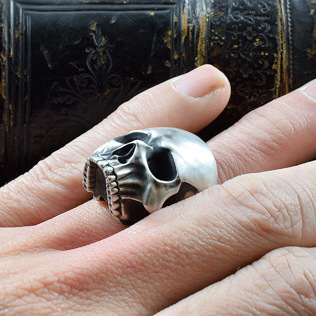 REQUIEM REVENANT SKULL RING SR-R028