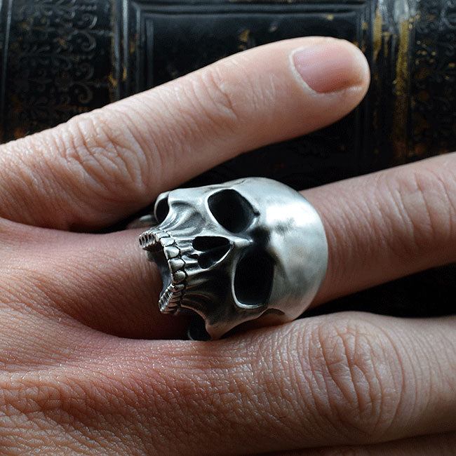 REQUIEM REVENANT SKULL RING SR-R028