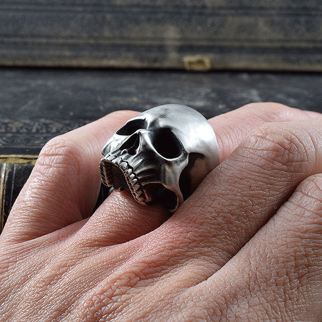 REQUIEM REVENANT SKULL RING SR-R028