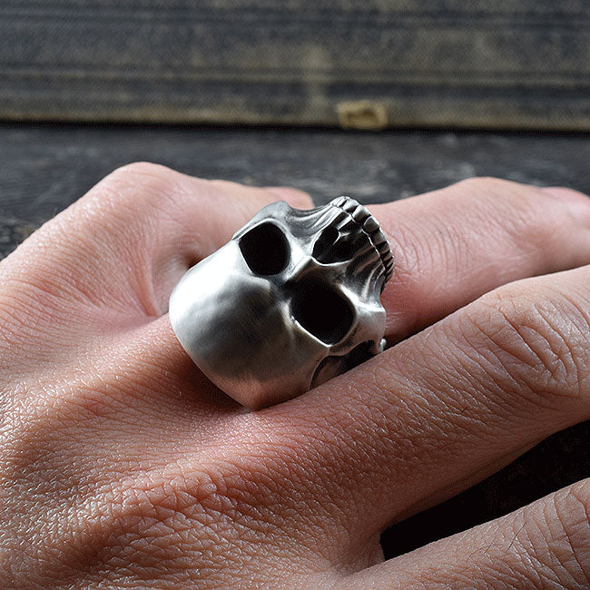 REQUIEM REVENANT SKULL RING SR-R028