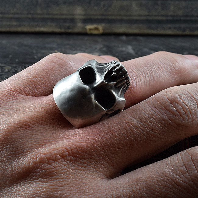 REQUIEM REVENANT SKULL RING SR-R028