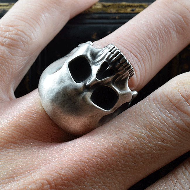 REQUIEM SPOOKY SKULL RING SR-R029