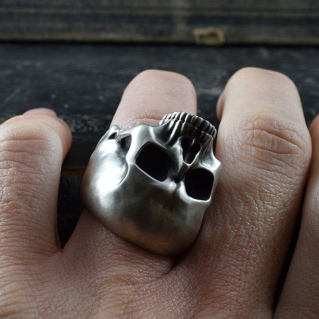 REQUIEM SPOOKY SKULL RING SR-R029
