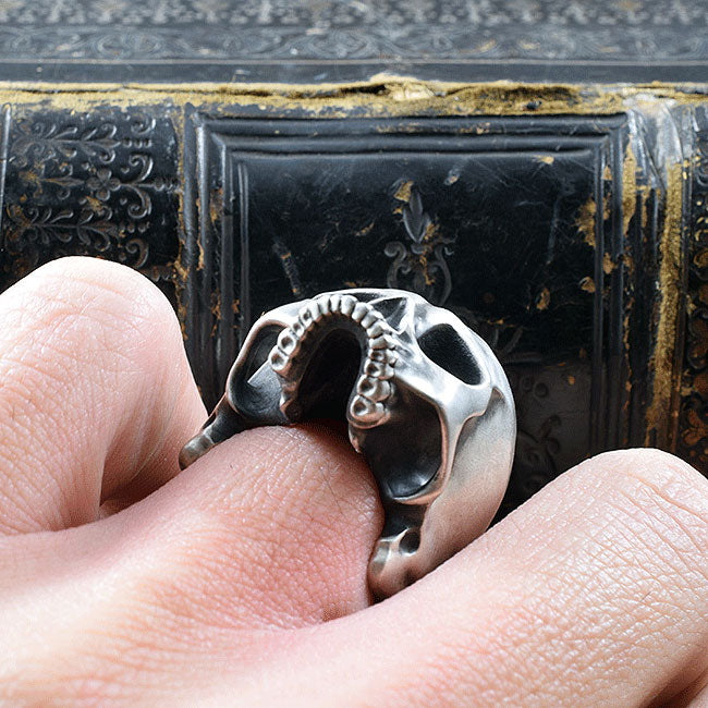 REQUIEM SPOOKY SKULL RING SR-R029