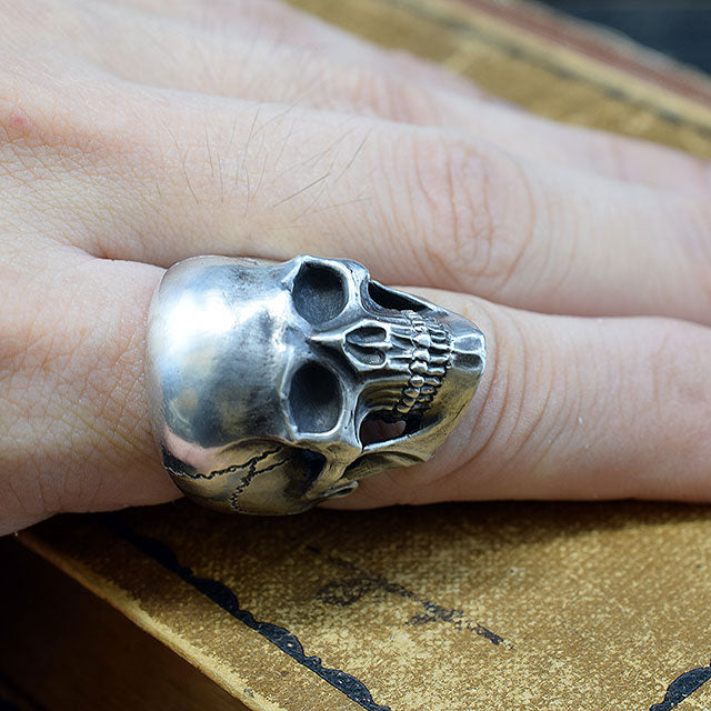 SCORN SKULL RING SR-011