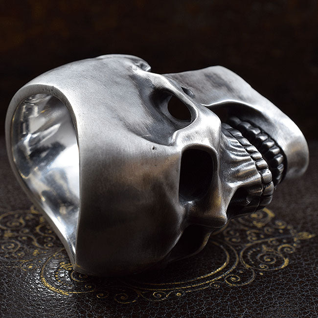REQUIEM BURIAL SKULL RING SR-R027